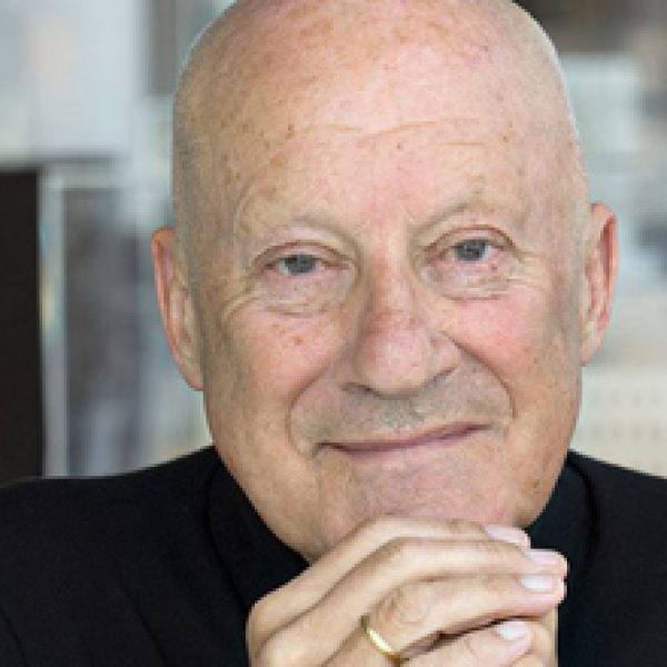 Norman Foster, arhitectul sistemului de mese Nomos și al colecției Cosmos pentru Tecno