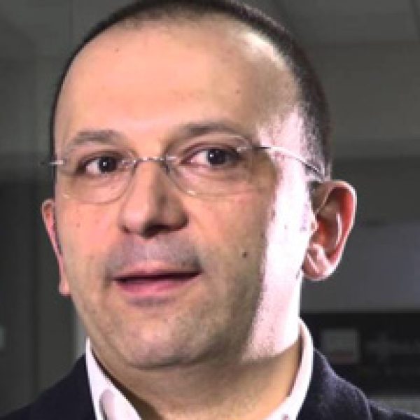 Paolo Pampanoni, arhitect și designer din Assisi — autorul sistemului modular de pereți Mood de la Las Mobili