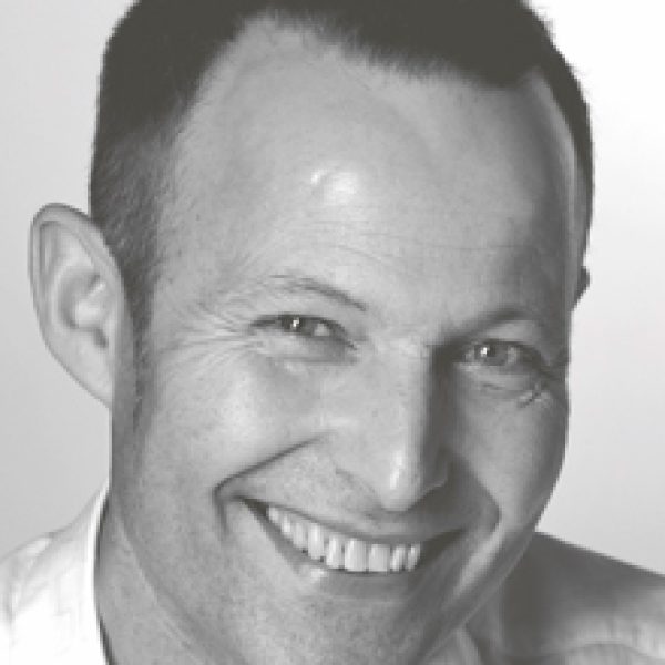 Peter Harvey, designerul canapelei Mon Coeur și al fotoliului Nautile