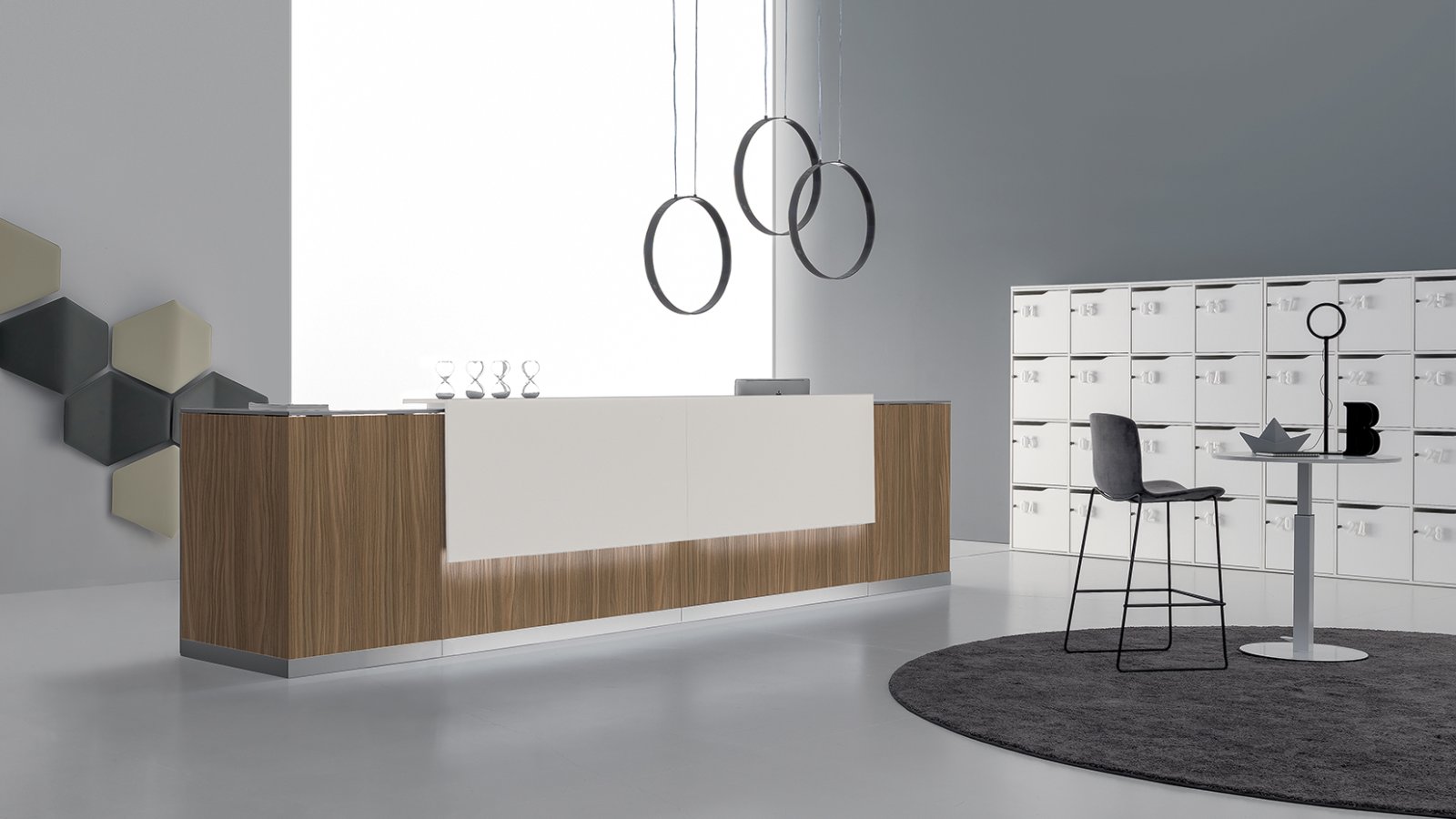 Recepție birou Qubo de la DVO Office în stejar natural cu top alb
