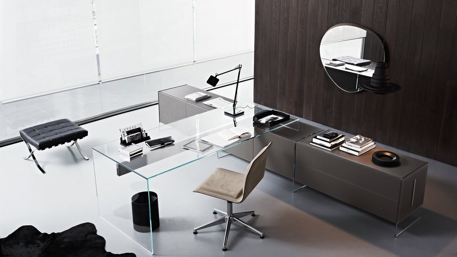Birou design Air Desk de la Gallotti & Radice din cristal transparent