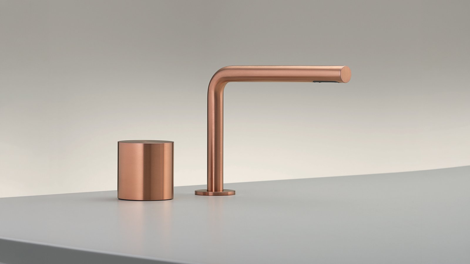 Baterie progresivă Opus cu două orificii și gură rotativă în Copper satinat