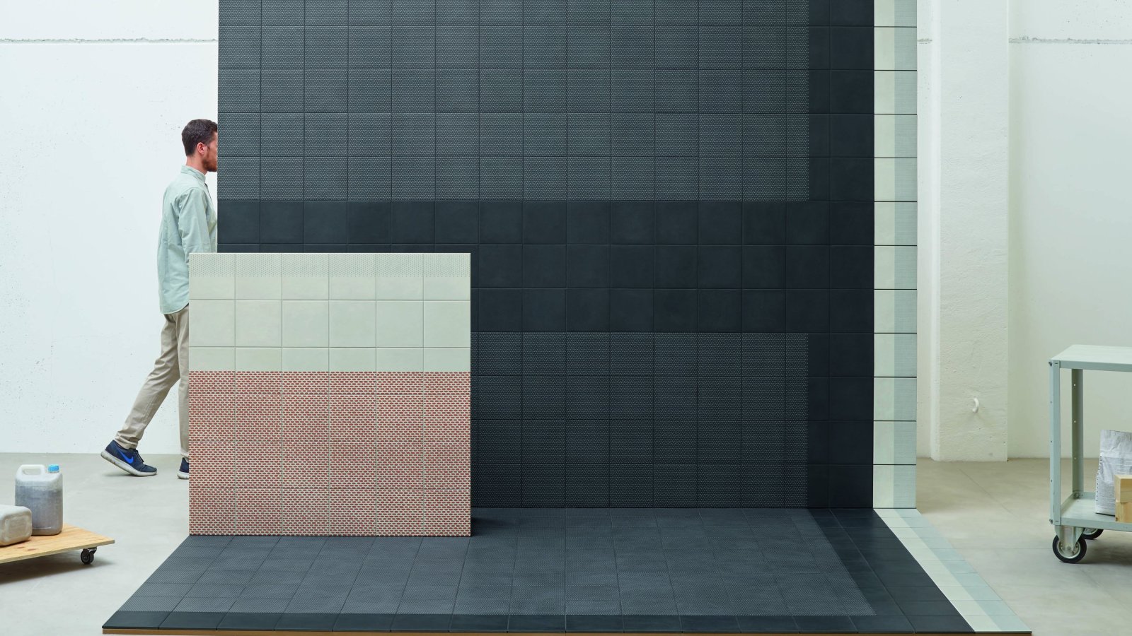 Tape Mutina montat cu modele grafice mixte in gresie portelanata smaltuita