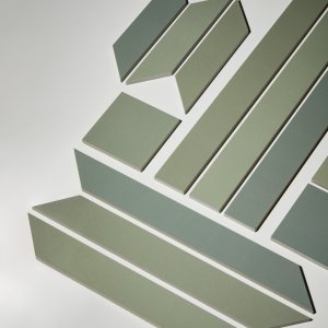 Detaliu cu cele cincisprezece nuante ale unei placi Mews culoarea Pigeon