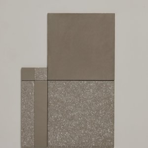 Colecția Time de la Mutina cu texturile Rough și Smooth combinate pe aceeași pardoseală