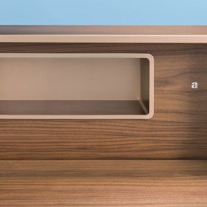 Toki Archiutti în compoziție unghiulară la 90 de grade