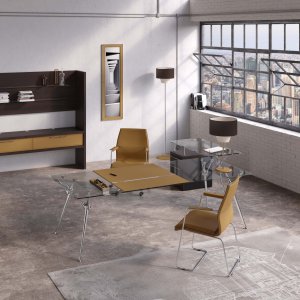 Picior din aluminiu turnat lustruit al biroului Genesis văzut de aproape