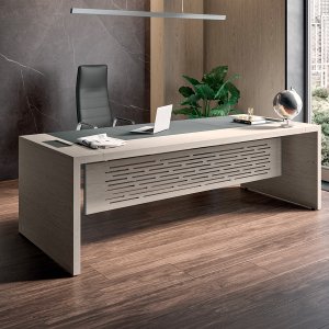 Birou design e-10 de la Quadrifoglio în nuc american
