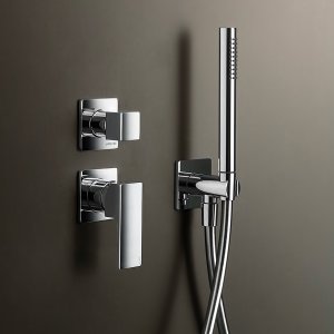 Baterie de perete Mint de la Fantini în Matt Black, cu rozete și pipă de 19 cm