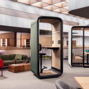 Framery One Compact ca birou silențios în open space
