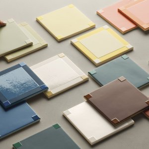 Homage to the Square in culoarea Chocolate