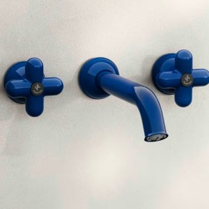 Mâner roșu I Balocchi cu patru lobi pe o bază cromată, detaliu