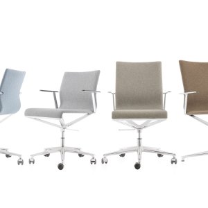 Scaune de conferință Stick Chair de la ICF Office în jurul mesei