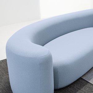 Puful mediu Lisse de la LaCividina, cu contur oval neregulat