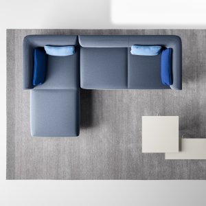 Măsuță joasă Ø 60, înaltă de 32 cm, între două șezuturi Node+