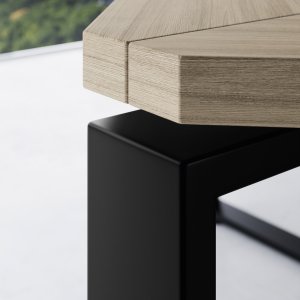 Containerul wire management de sub blatul mesei I-Meet cu prize schuko și date