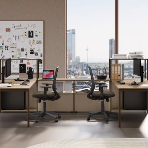 Etaj open space din București amenajat cu posturi Sigma de la Las Mobili