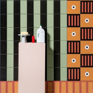 Gresie smălțuită Mutina cu modelul Signs în 20,5×20,5 cm