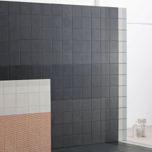 Placa Base Black din colectia Tape de la Mutina