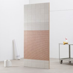Model Mesh Black din Tape Mutina pe baza neagra