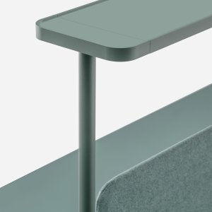 Panou fonoabsorbant de 60,5 cm între cele două posturi ale unui Rizz Workstation