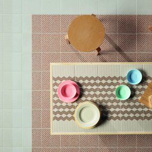 Model Zigzag Black din Tape Mutina pe baza neagra