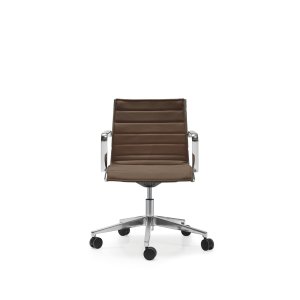 Alegre Design pentru Quinti: scaunul The Season văzut din spate