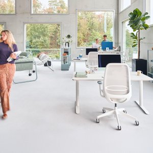 Spătar din membrană antracit al scaunului se:kit pe ramă de poliamidă neagră