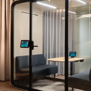 Framery Four ca sală de ședințe în open space