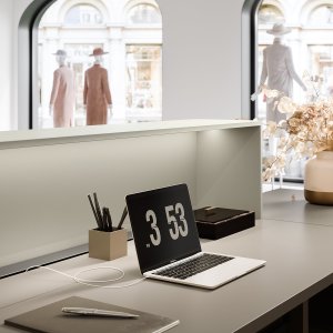 Soclu din aluminiu anodizat al recepției Z1