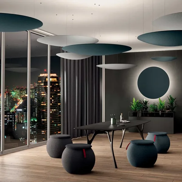 Dincolo de birou: iluminat italian, covoare, mobilier de exterior și icoanele designului pentru proiecte